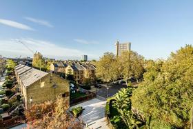 2 bedroom Flat for s...